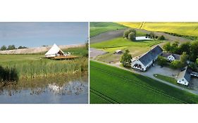 Glamping Och Gardslaegenhet Mellan Himmel Och Hav