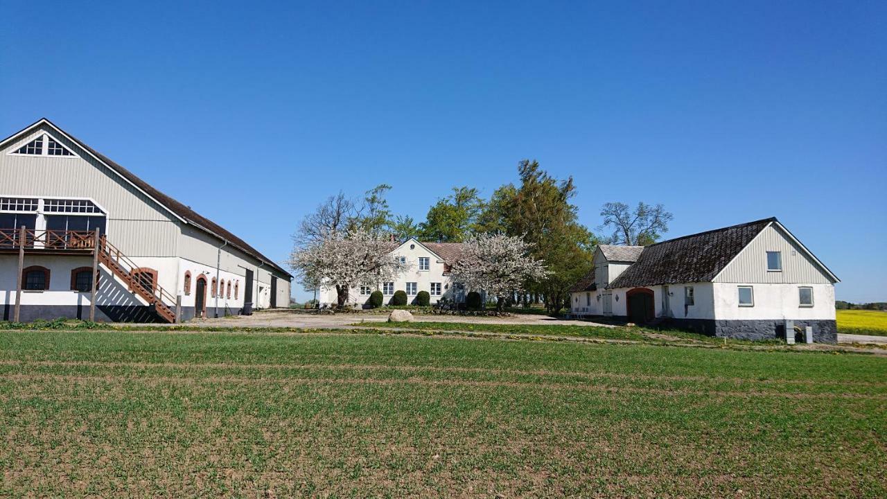 Ferienwohnung Glamping Och Gardslagenhet Mellan Himmel Och Hav Skivarp Exterior foto